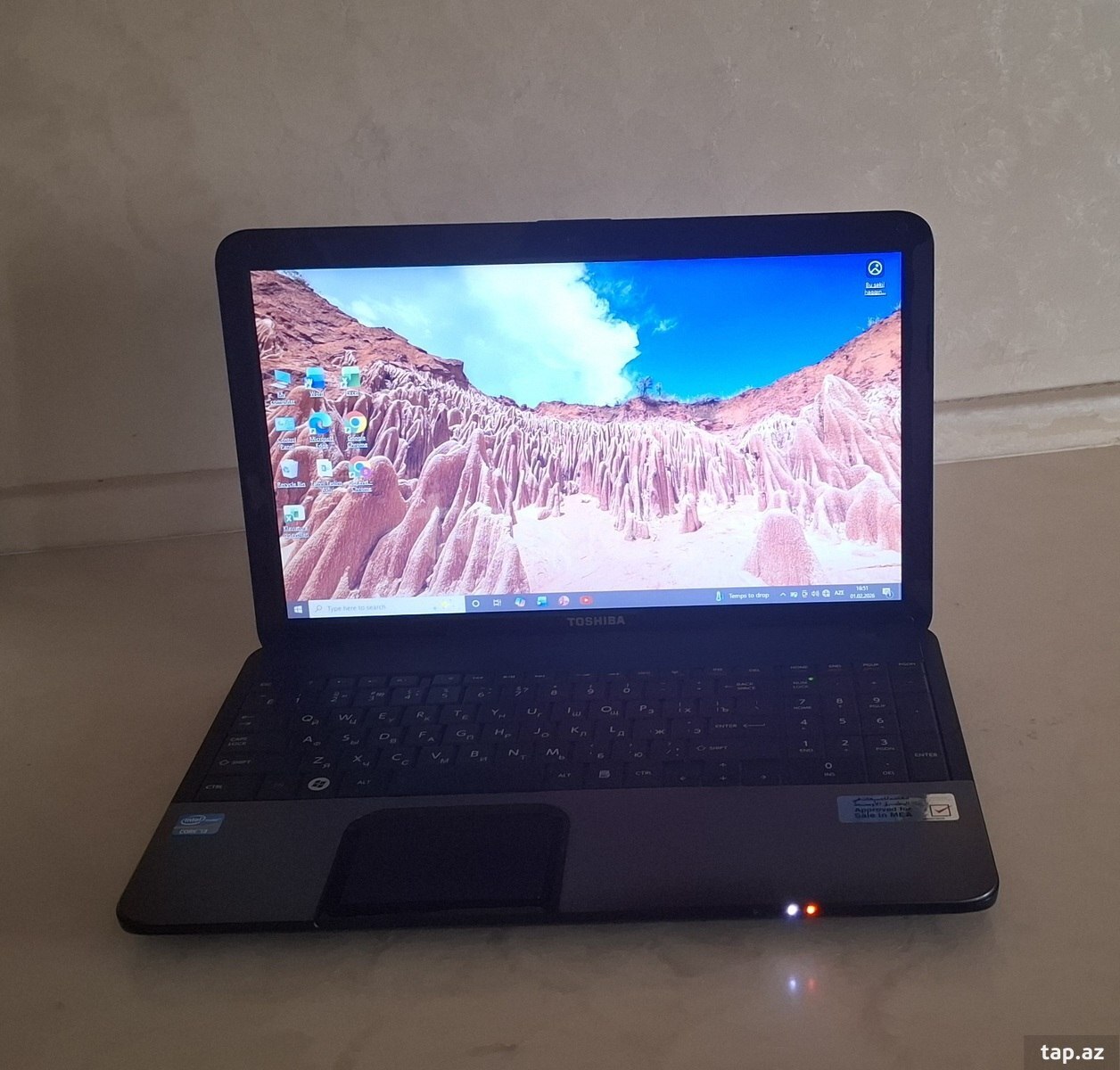 Noutbuk Toshiba (4)