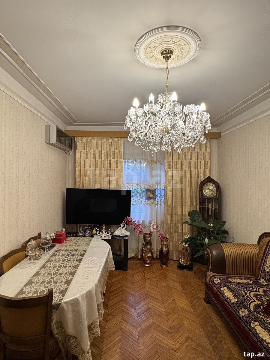 4-otaqlı mənzil, Memar Əcəmi m., 90 m²