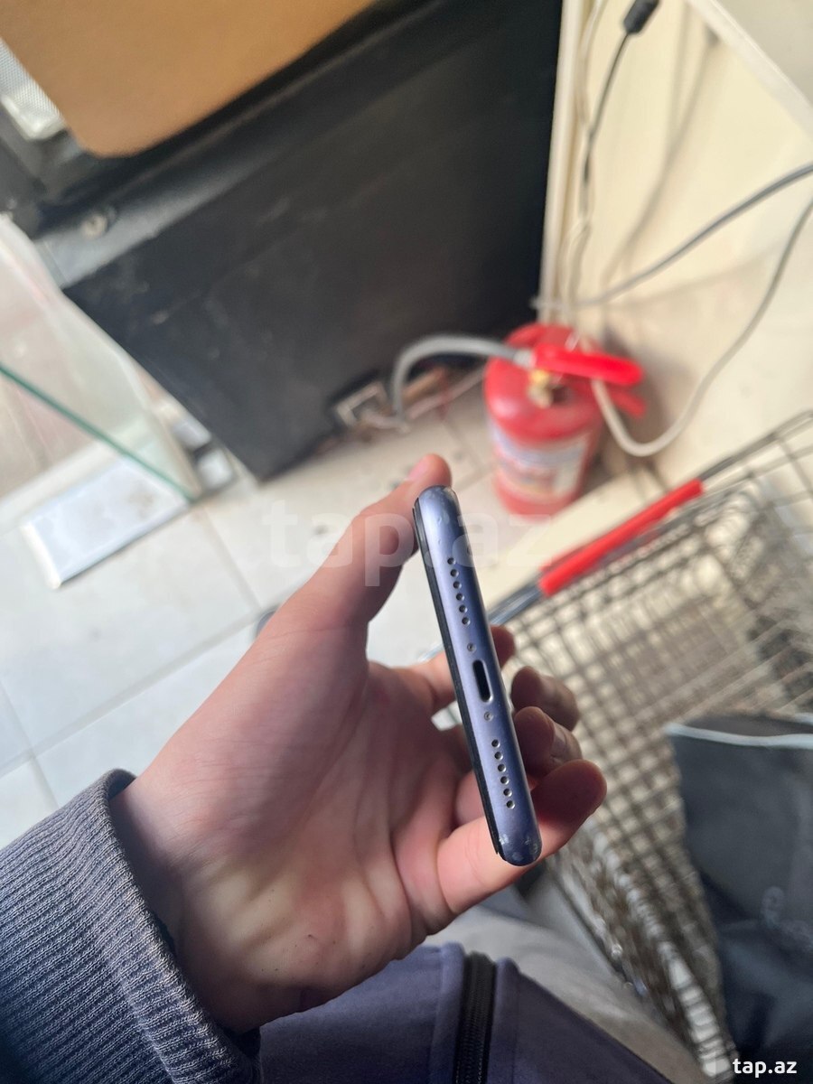 Apple iPhone 11 Purple 64GB/4GB (3)