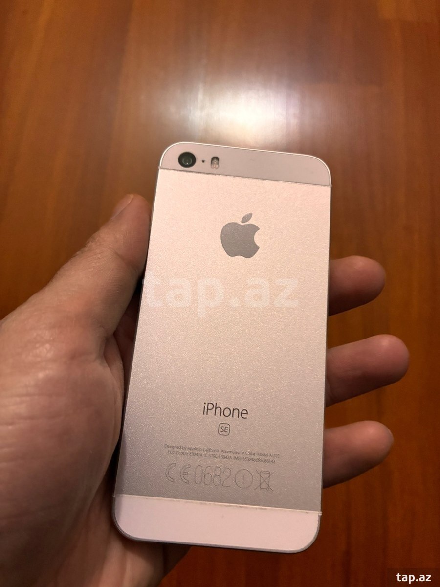 Apple iPhone SE Silver 64GB (3)
