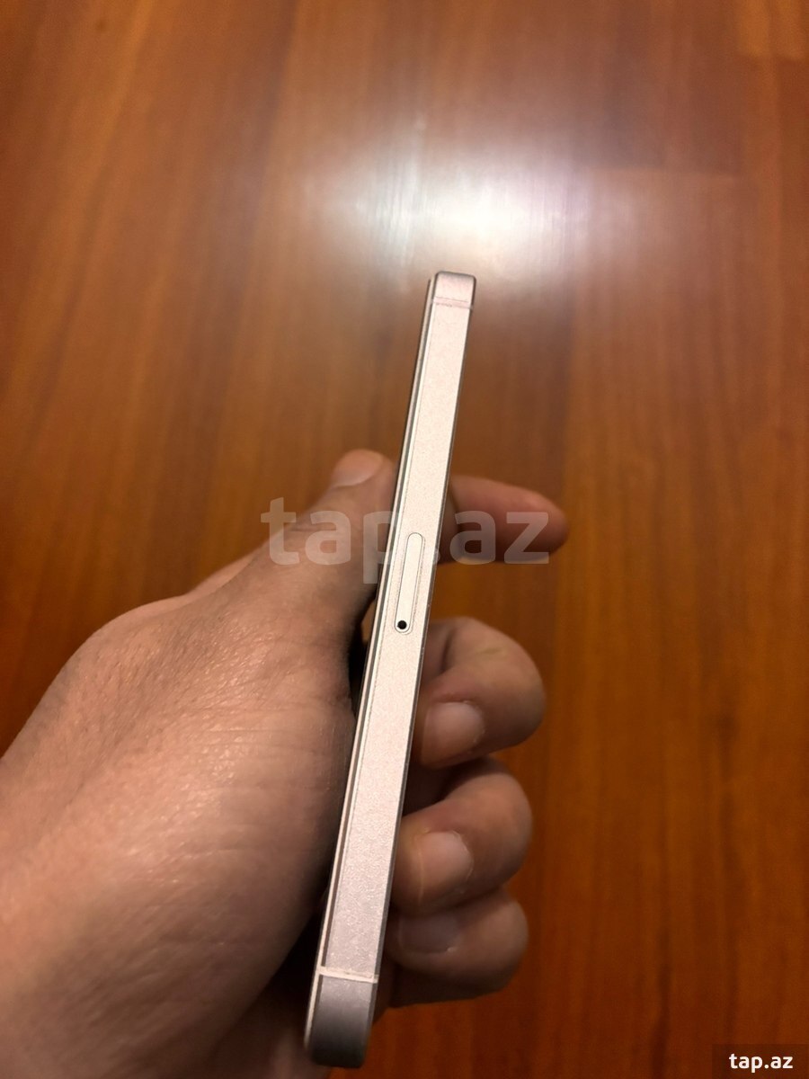 Apple iPhone SE Silver 64GB (2)