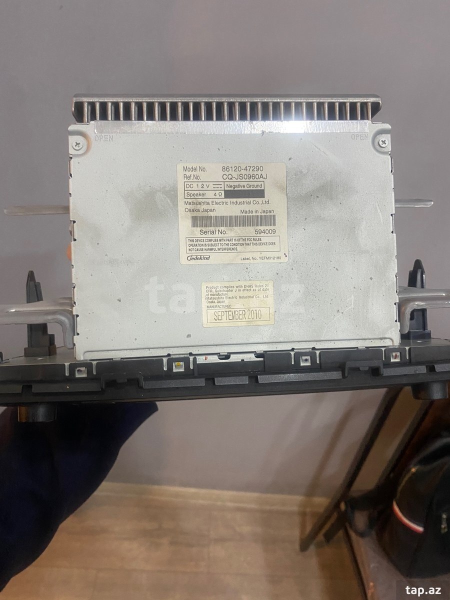 Toyota Prius maqnitolası (3)
