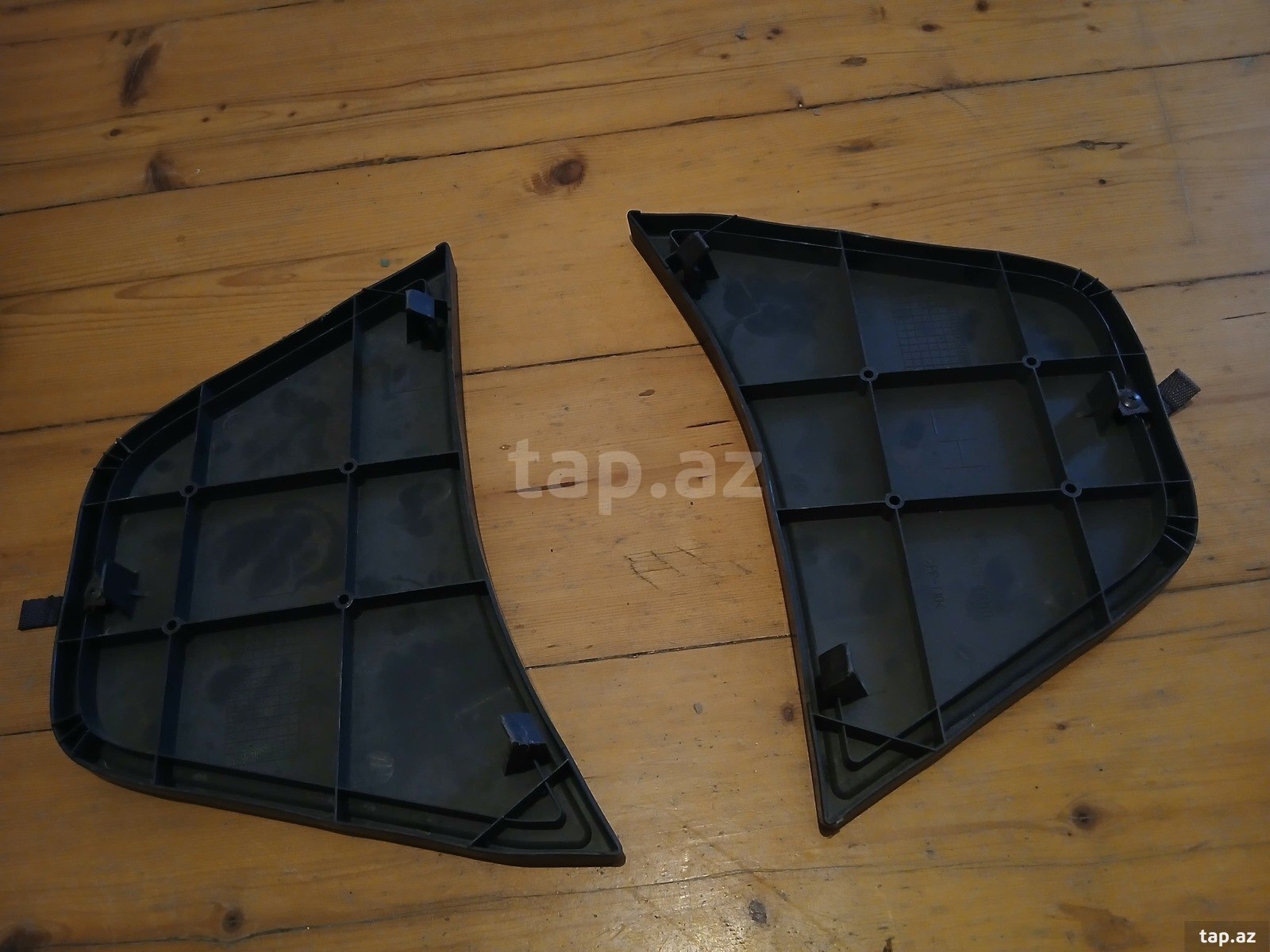 Toyota Prius baqaj örtüyü plastması (2)
