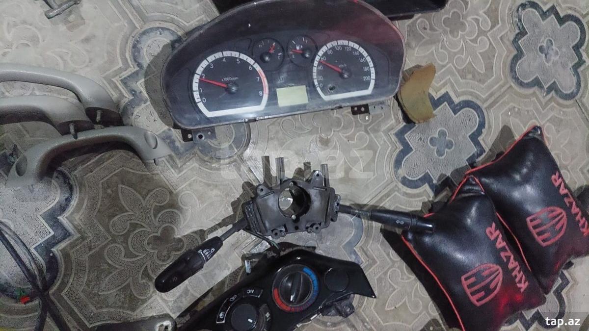 Chevrolet Nexia, Chevrolet Aveo, Ravon sürətlər paneli və sükanı