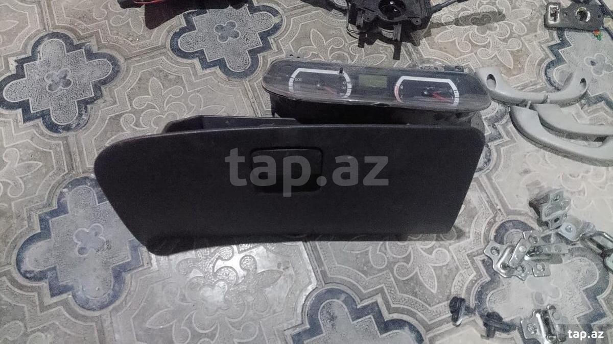 Chevrolet Nexia, Chevrolet Aveo, Ravon sürətlər paneli və sükanı (3)