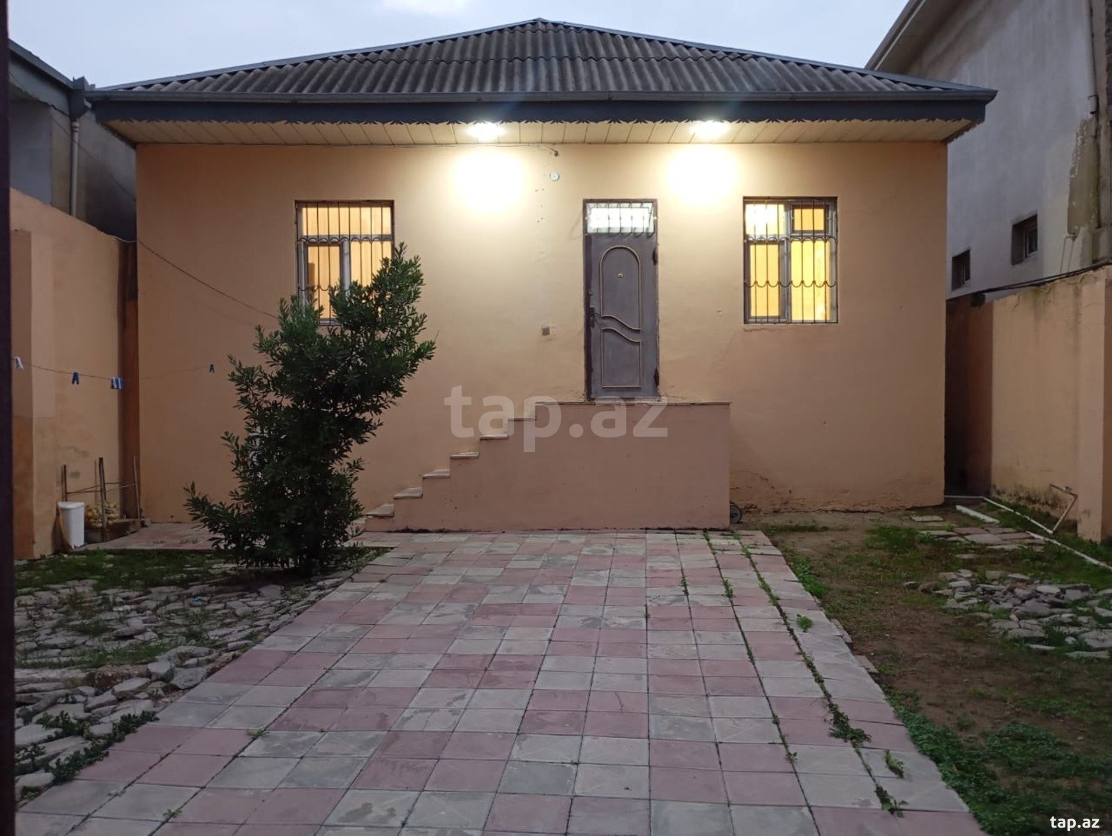 Həyət evi, Neftçilər m. (2)