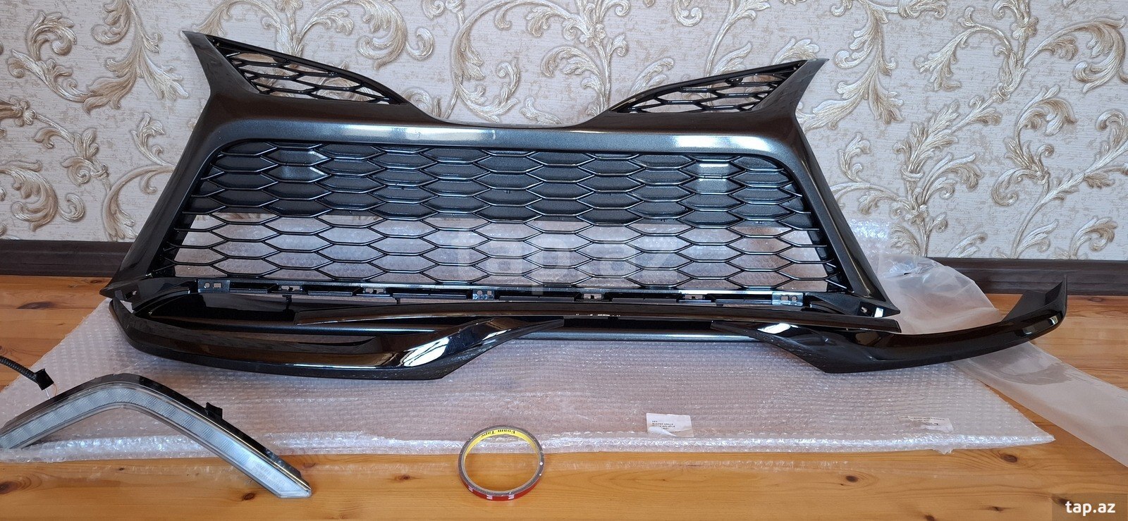 Toyota Camry 2021-2024 radiator barmaqlığı (2)