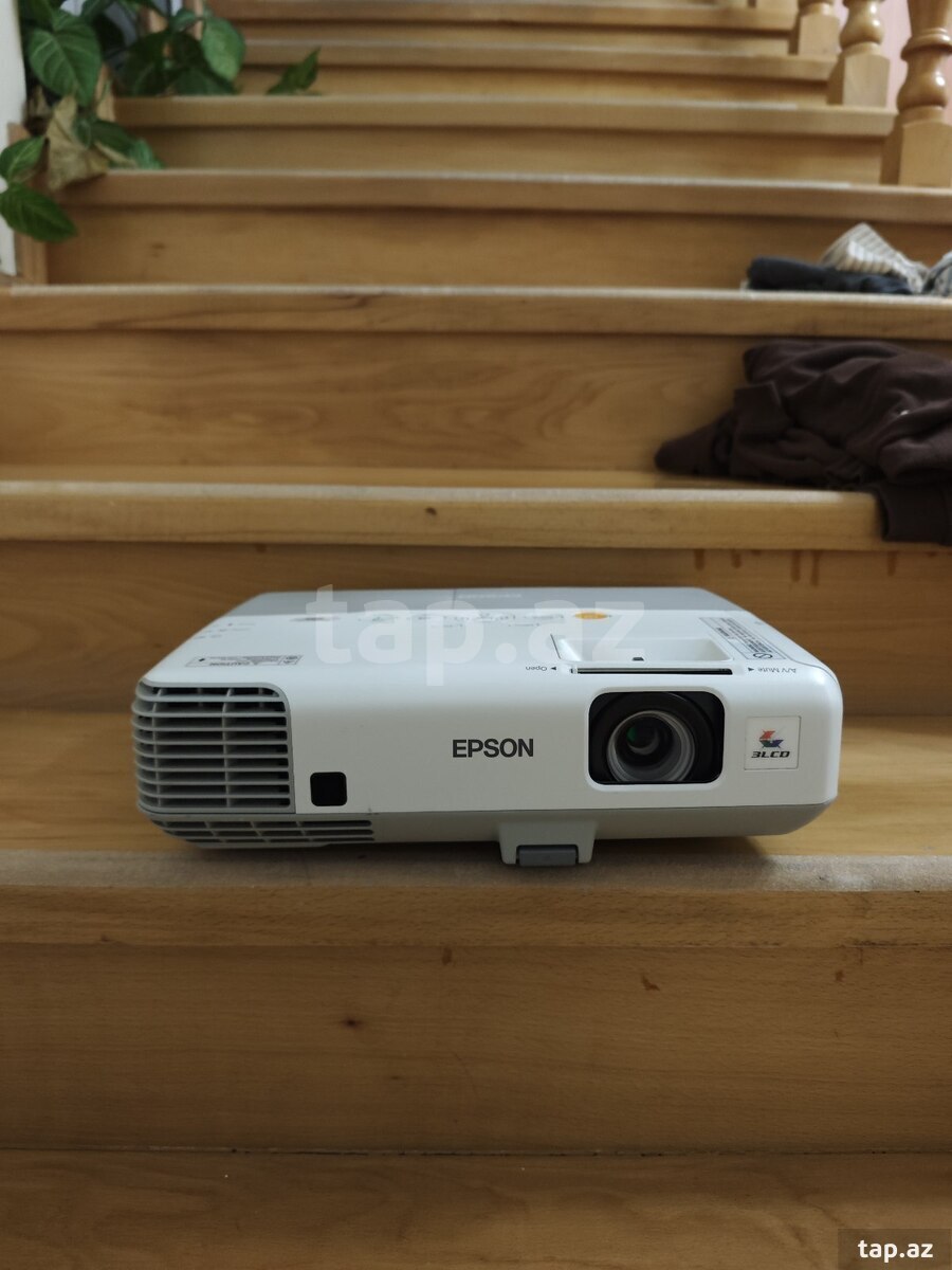 Proyektor Epson 905