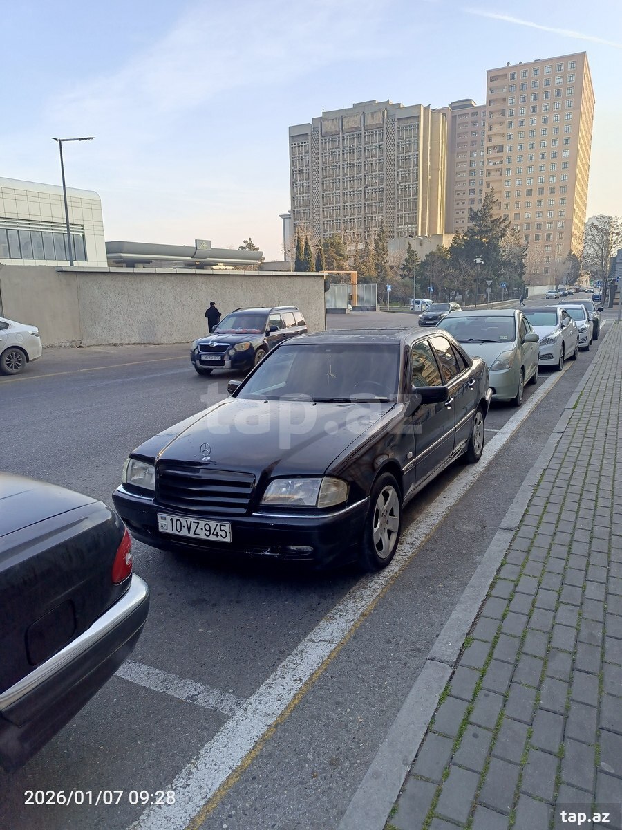 Mercedes C 220, 1997 il (7)