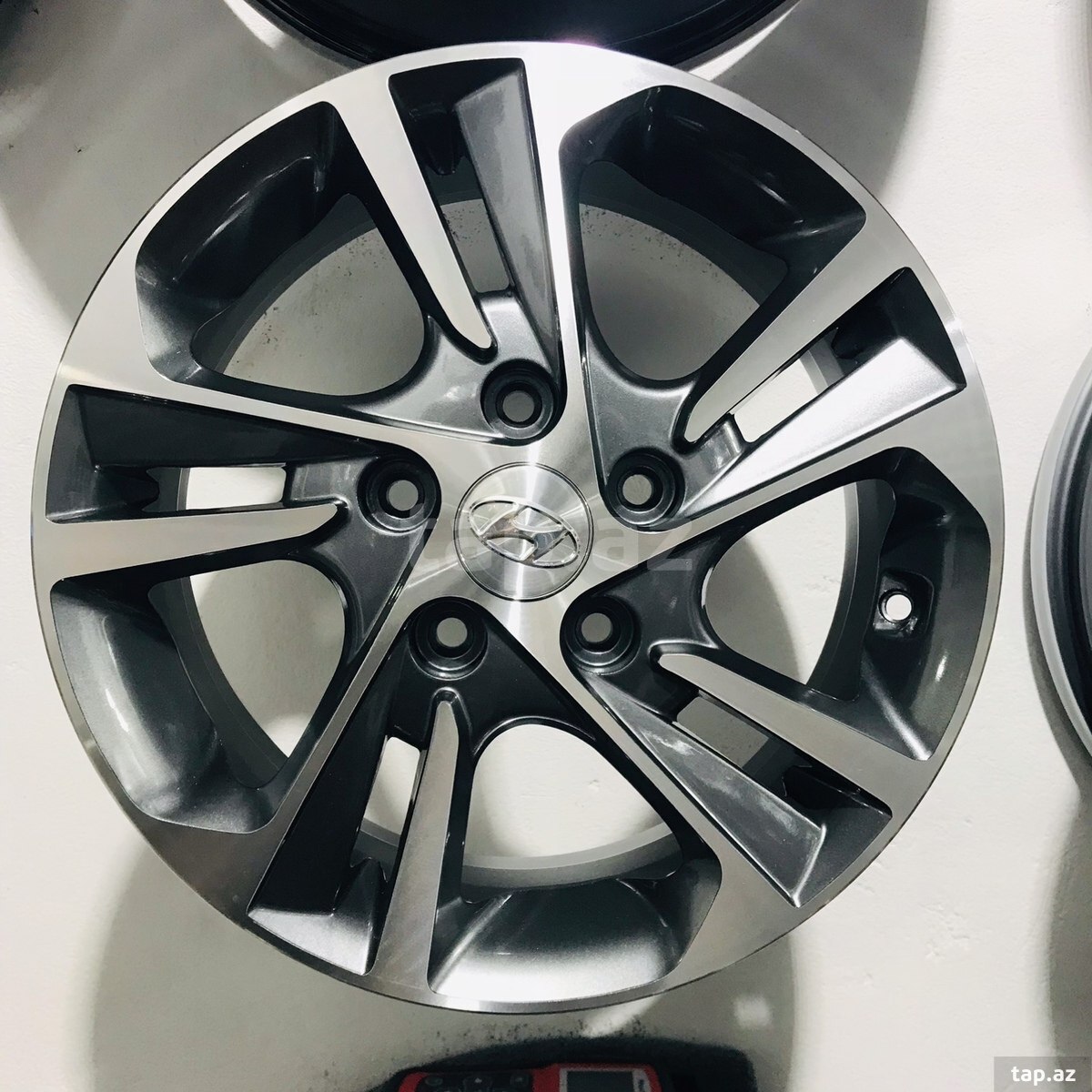 Hyundai diskləri R15