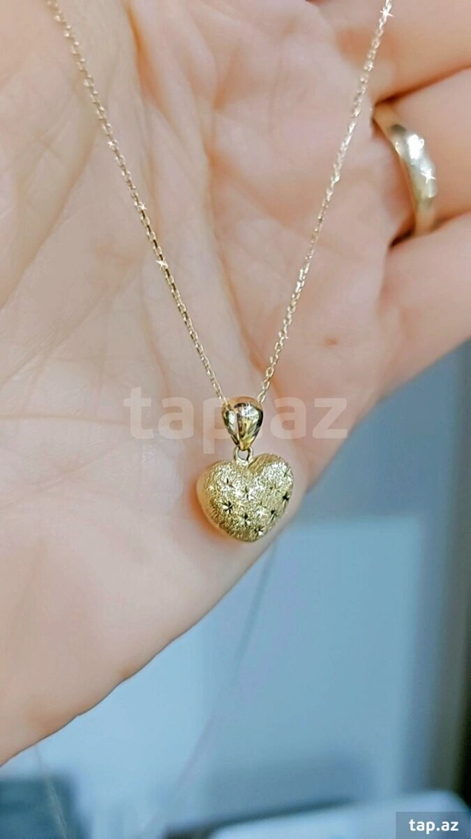 Qızıl boyunbağı