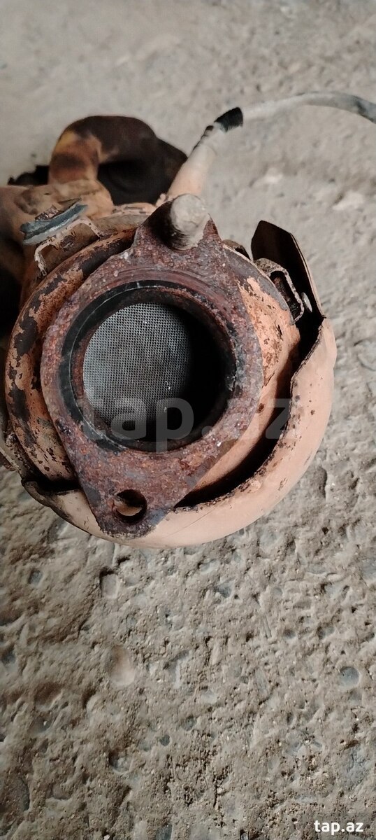 Kia Rio, Hyundai Elantra qazanı və katalizatoru (4)
