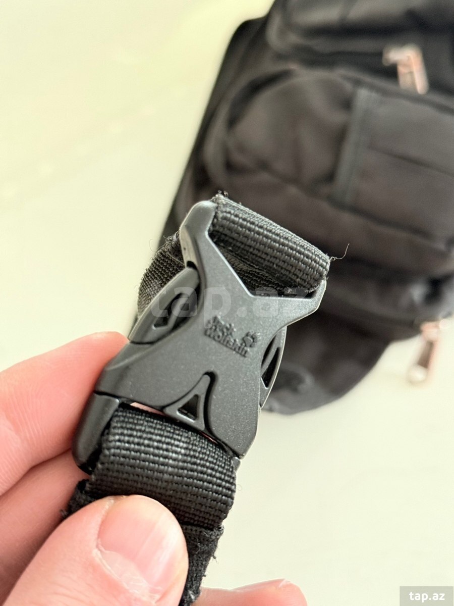 Jack Wolfskin çantası (2)
