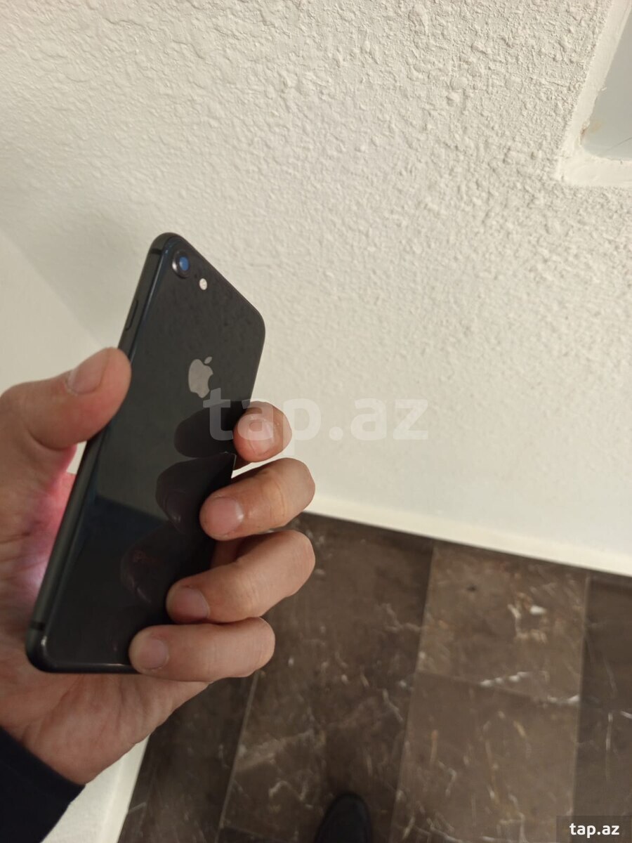 Apple iPhone 8 Gold 64GB (3)