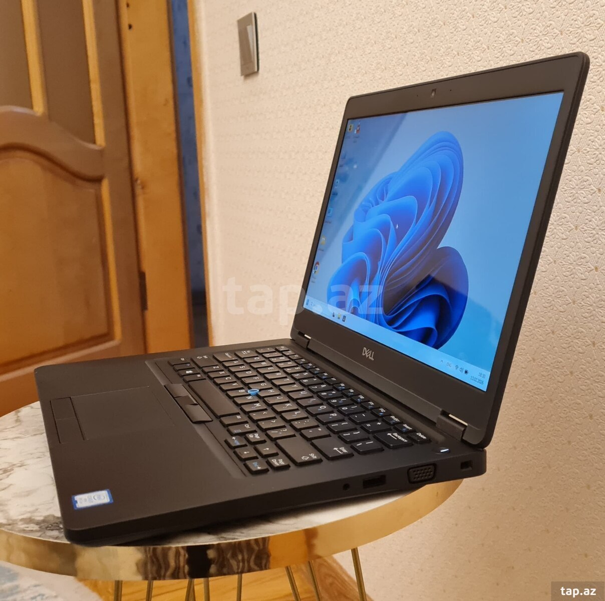 Noutbuk Dell Latitude (2)