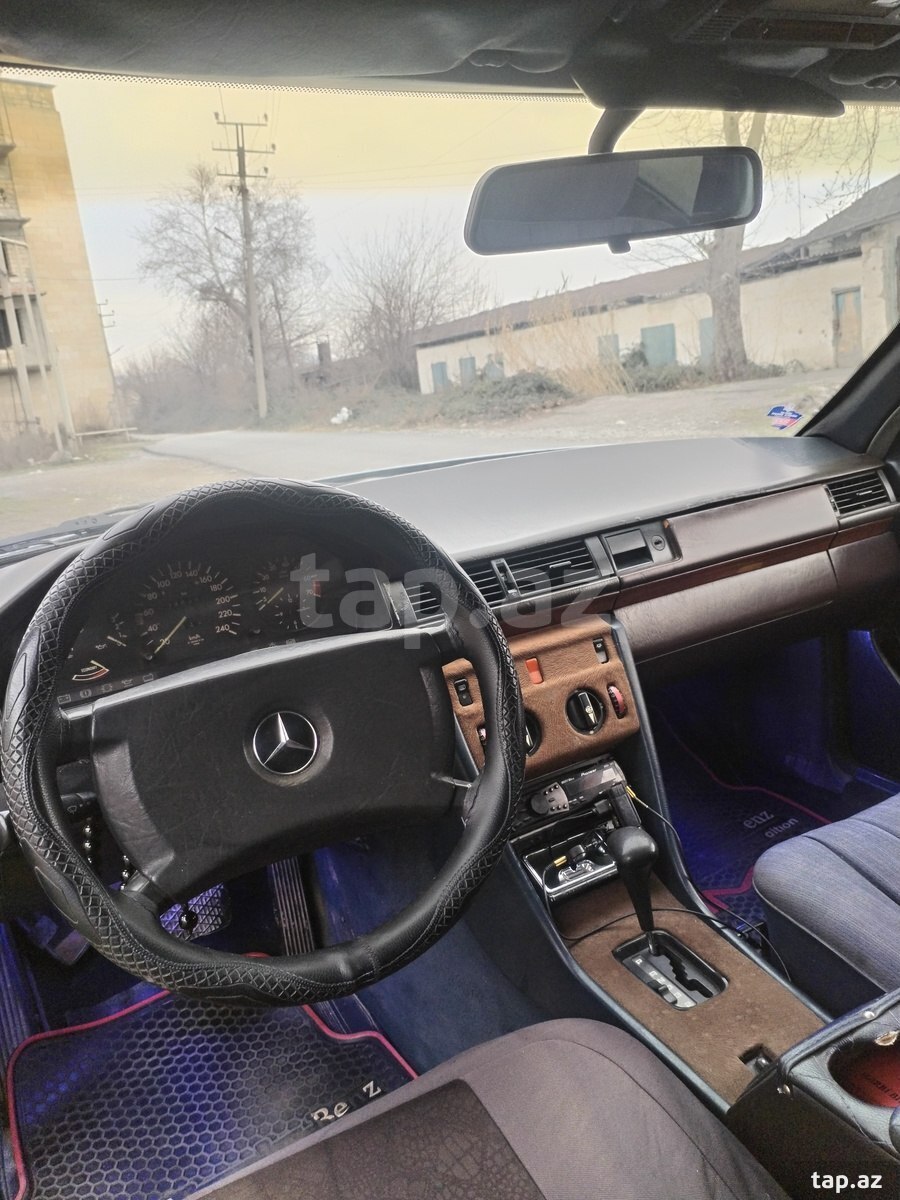 Mercedes E 260, 1987 il (5)