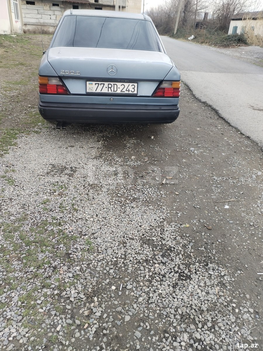 Mercedes E 260, 1987 il (7)