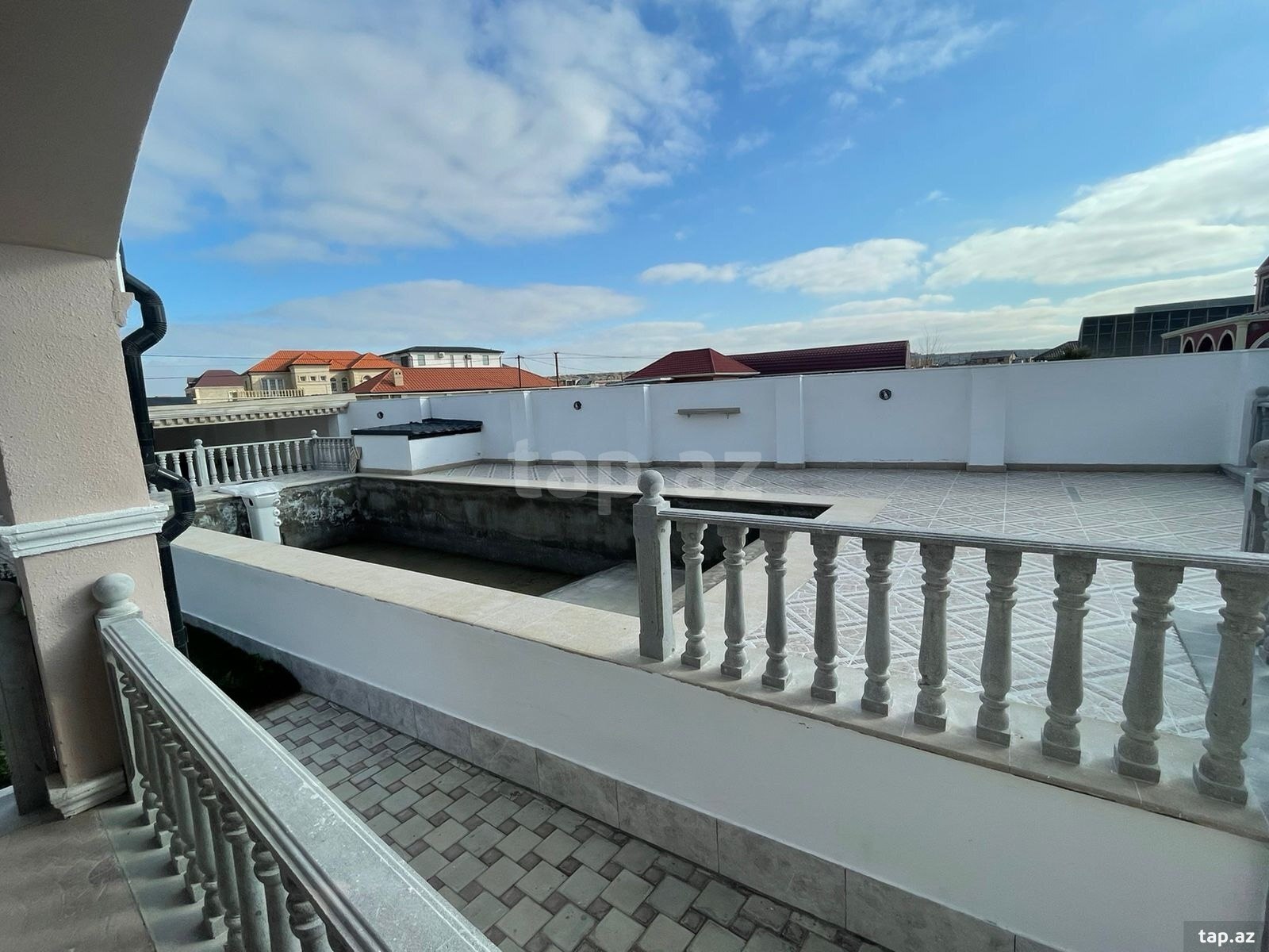 Villa, Nardaran qəs. (16)