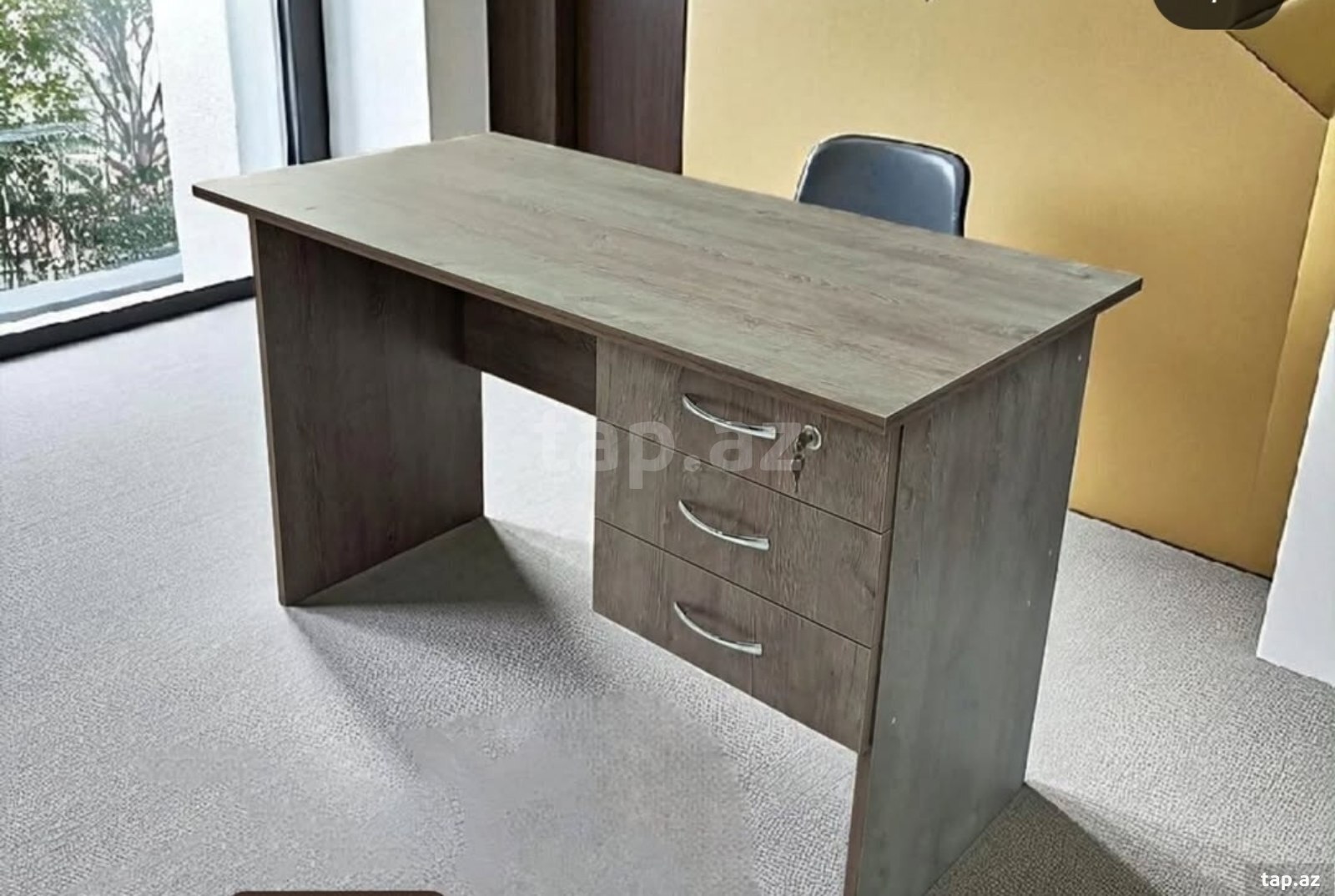 Ofis masası