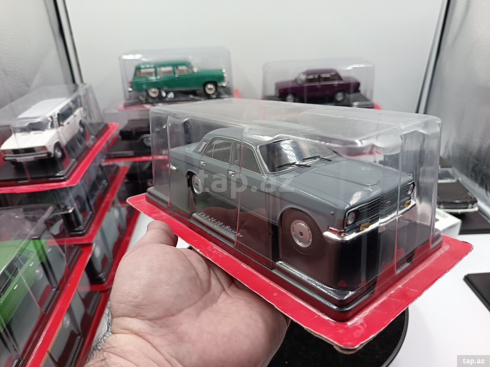 GAZ 24-10 1/24 modeli
