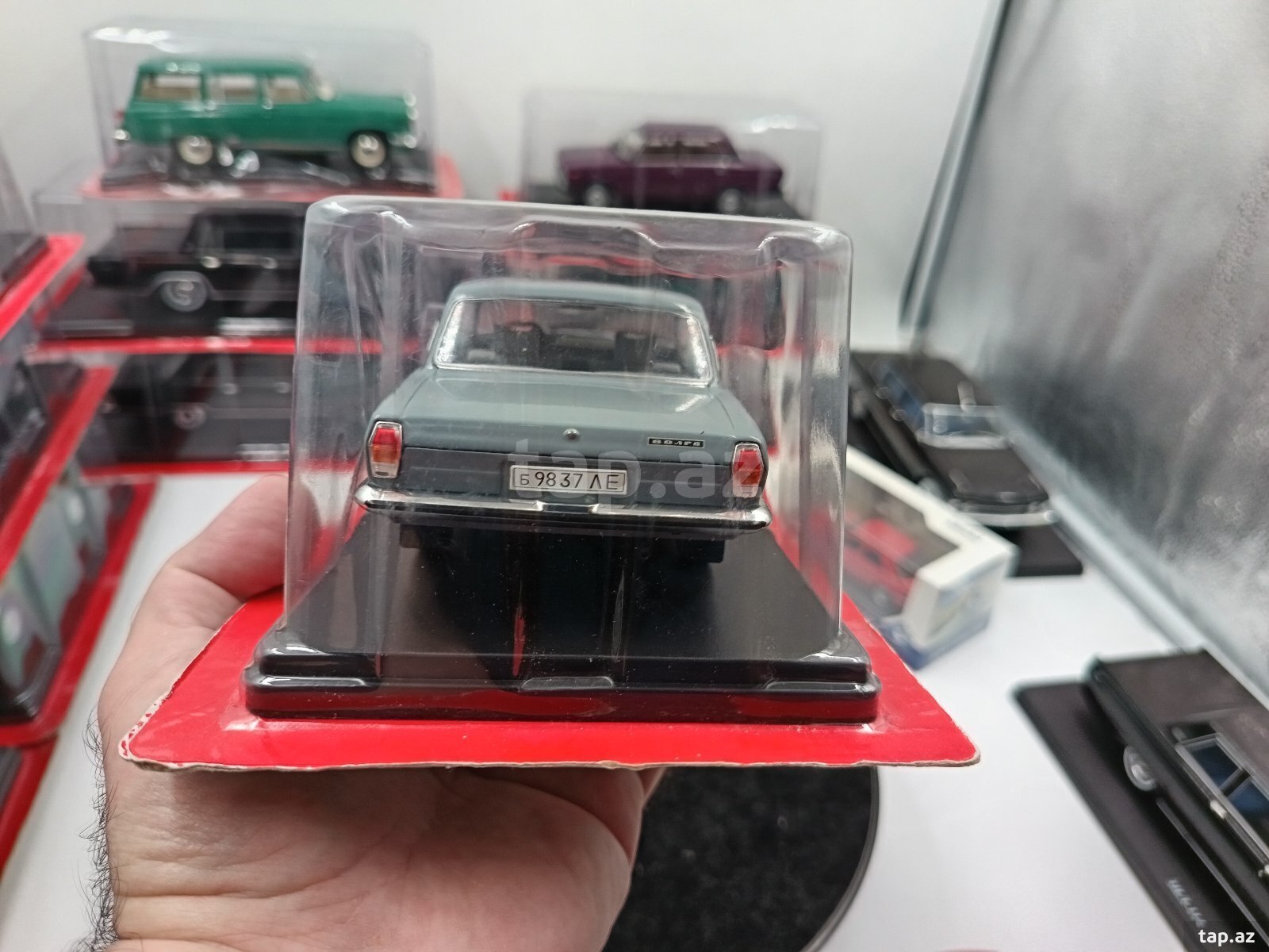 GAZ 24-10 1/24 modeli (3)
