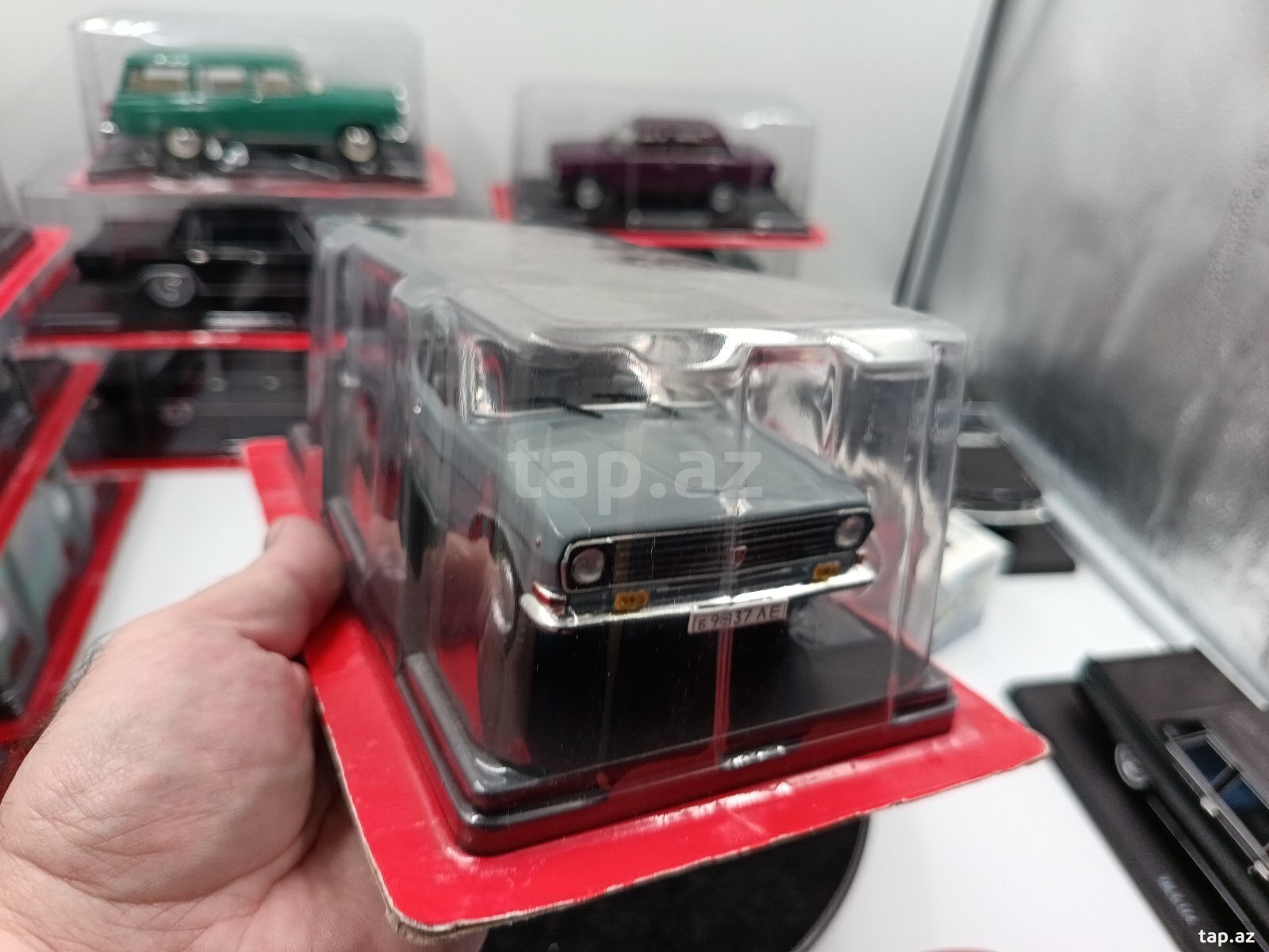 GAZ 24-10 1/24 modeli (4)