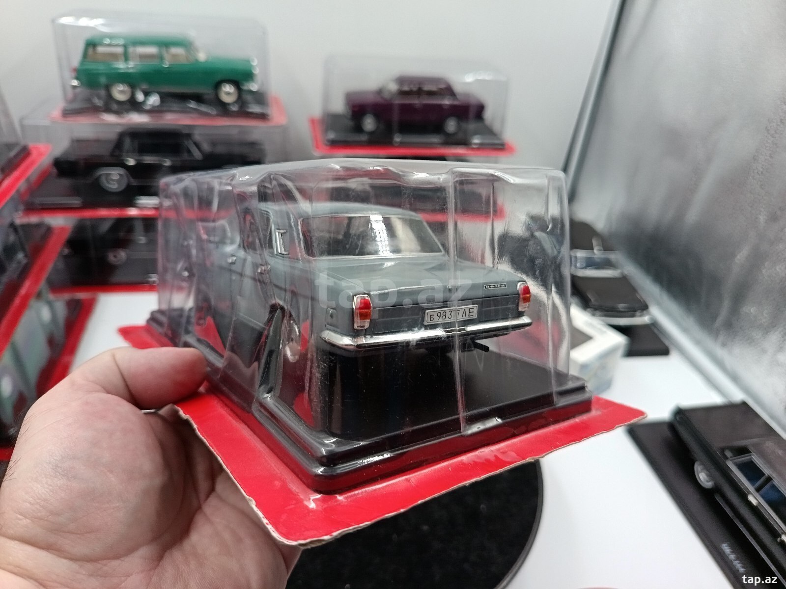 GAZ 24-10 1/24 modeli (5)