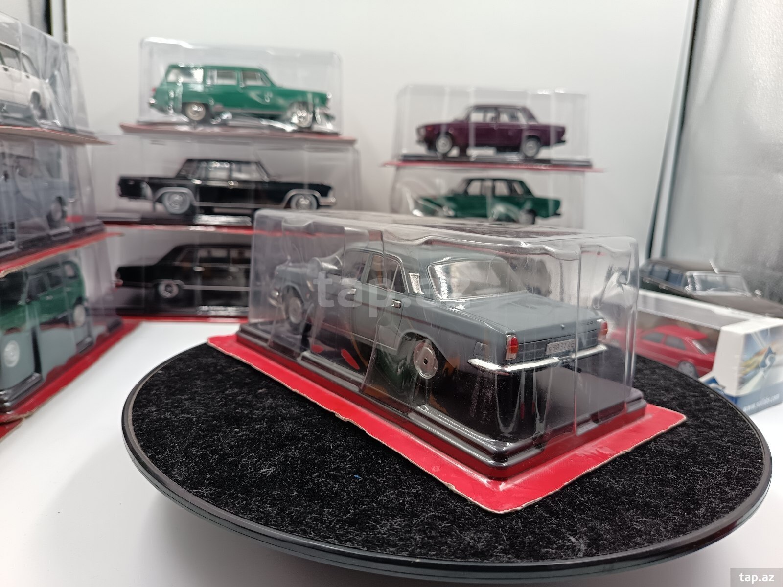 GAZ 24-10 1/24 modeli (10)