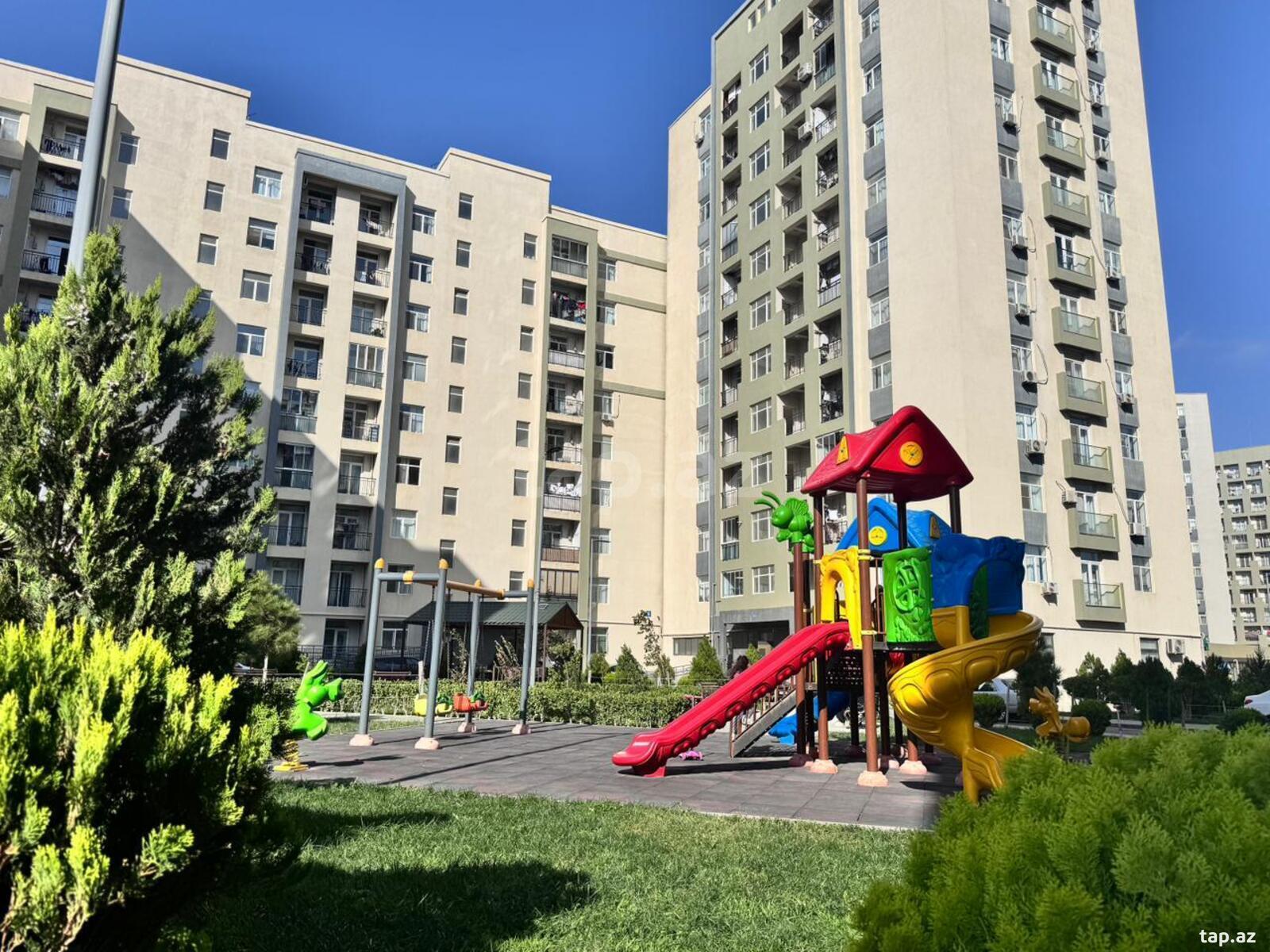 4-otaqlı yeni tikili, Müstəqillik küç., 110 m²