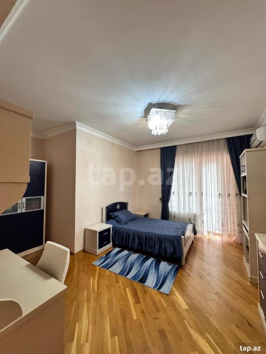 3-otaqlı yeni tikili, İnşaatçılar pr., 175 m²