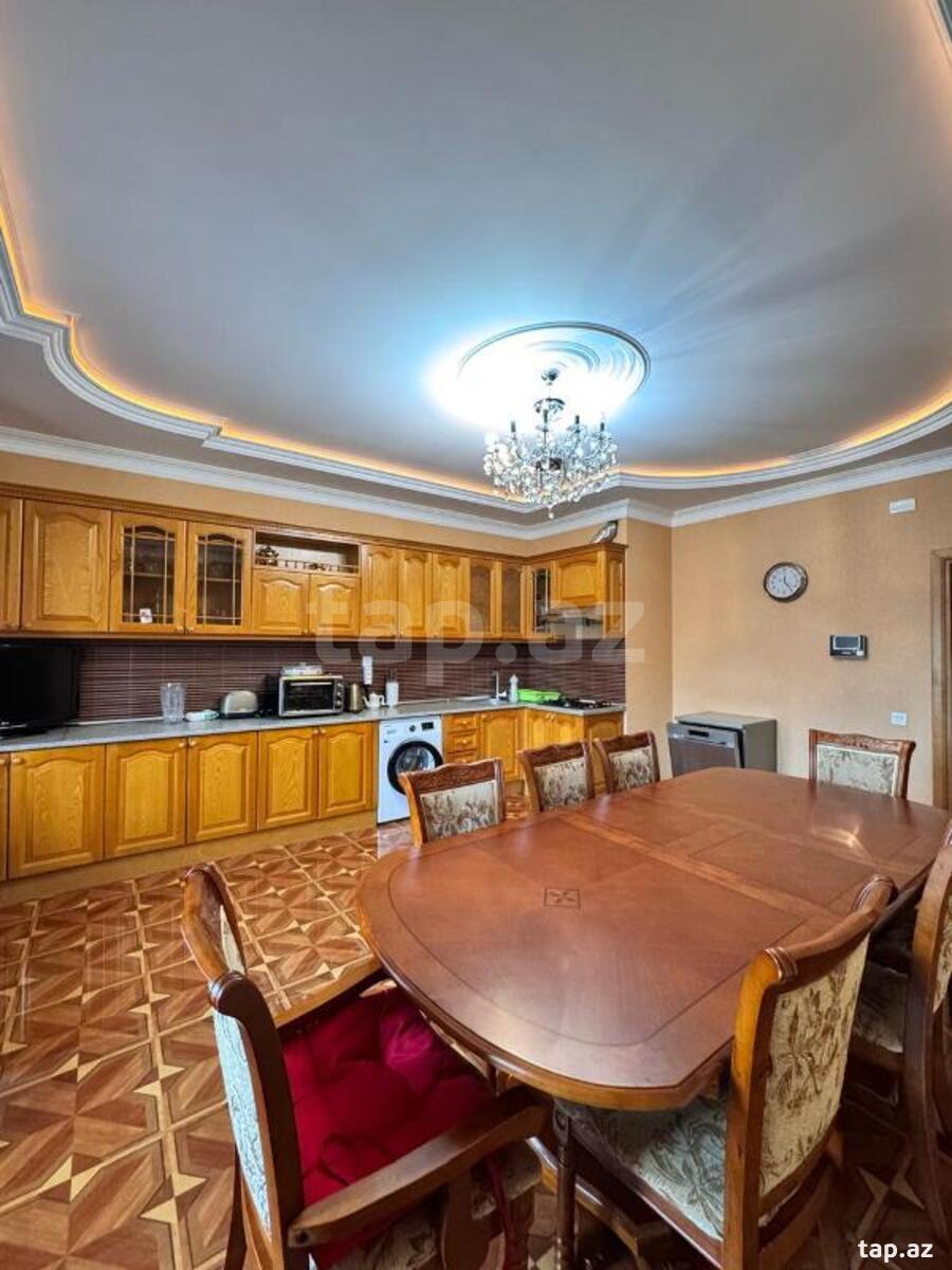 3-otaqlı yeni tikili, İnşaatçılar pr., 175 m²