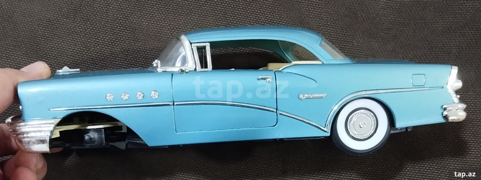 Model (4)