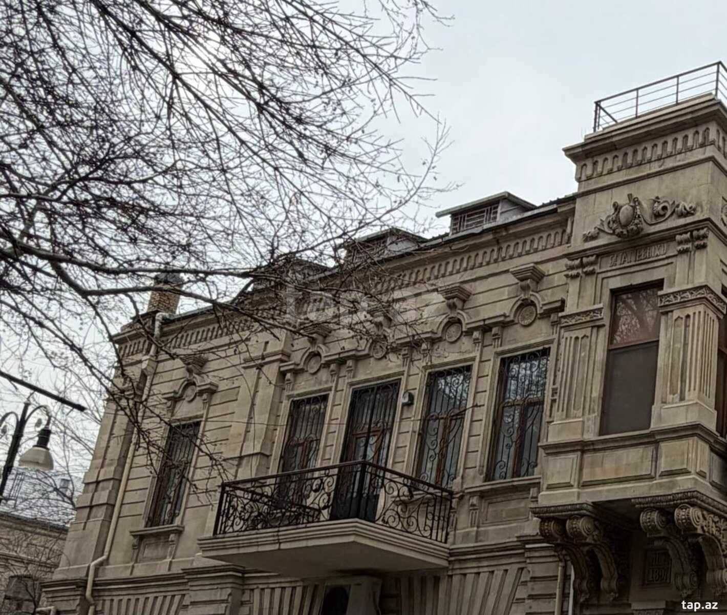 7-otaqlı mənzil, Səməd Vurğun küç., 450 m²