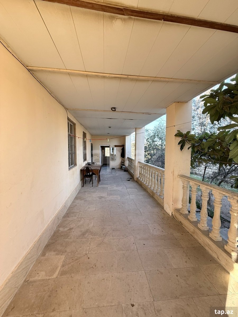 Bağ evi, Saray qəs.