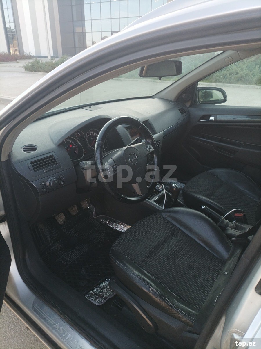 Opel Astra, 2005 il (5)