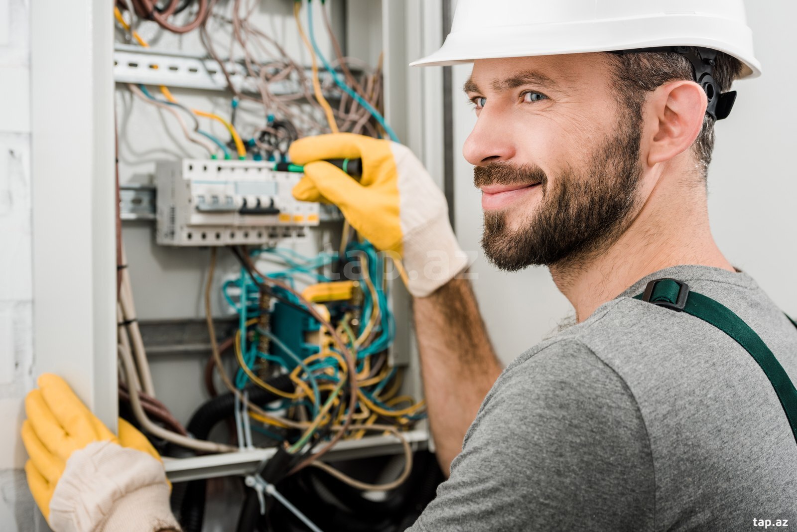Elektrik işi axtarıram