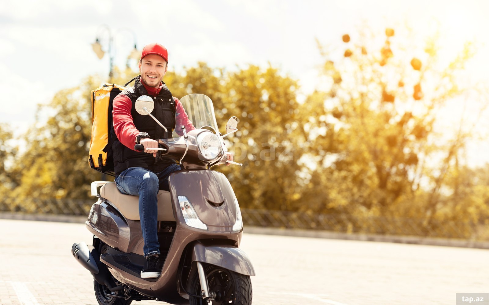 Motokuryer işi axtarıram