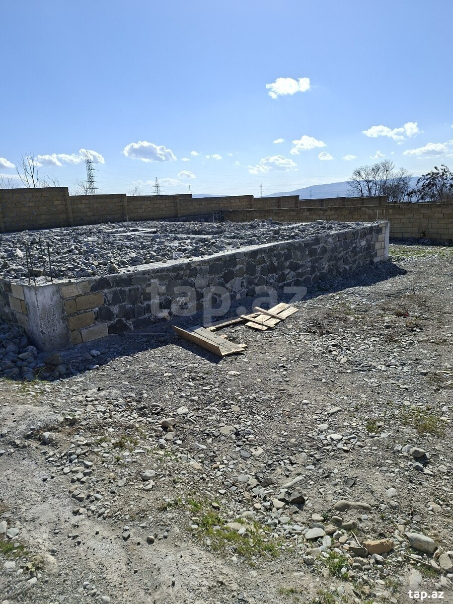 3 sot torpaq sahəsi, Şəki ş. (2)