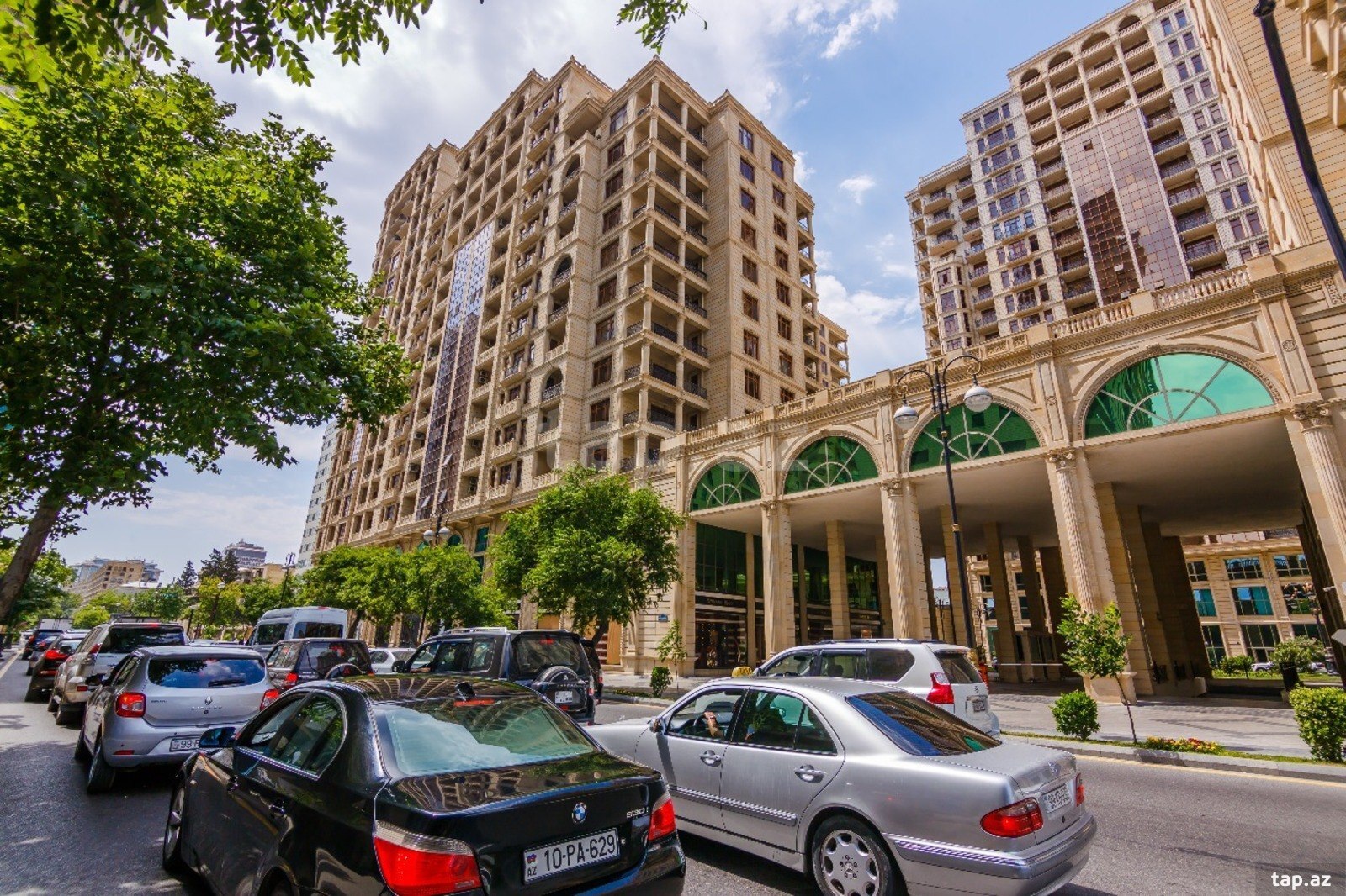 4-otaqlı yeni tikili kirayə verilir, Ü.Hacıbəyov küç., 230 m²