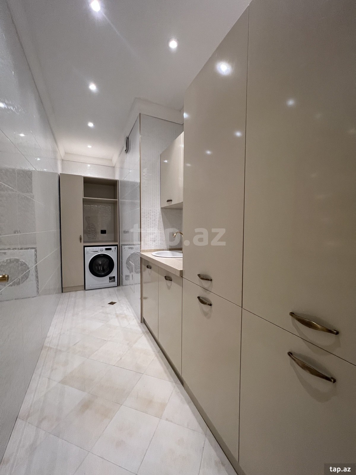4-otaqlı yeni tikili kirayə verilir, Ü.Hacıbəyov küç., 230 m² (14)