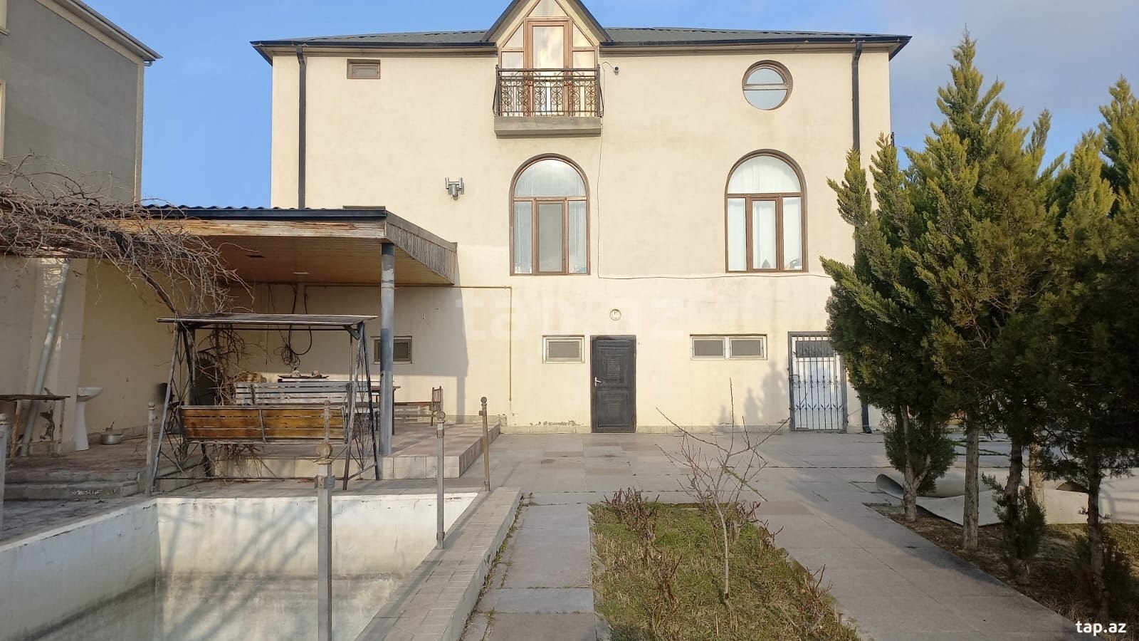 Həyət evi, Novxanı qəs. (3)