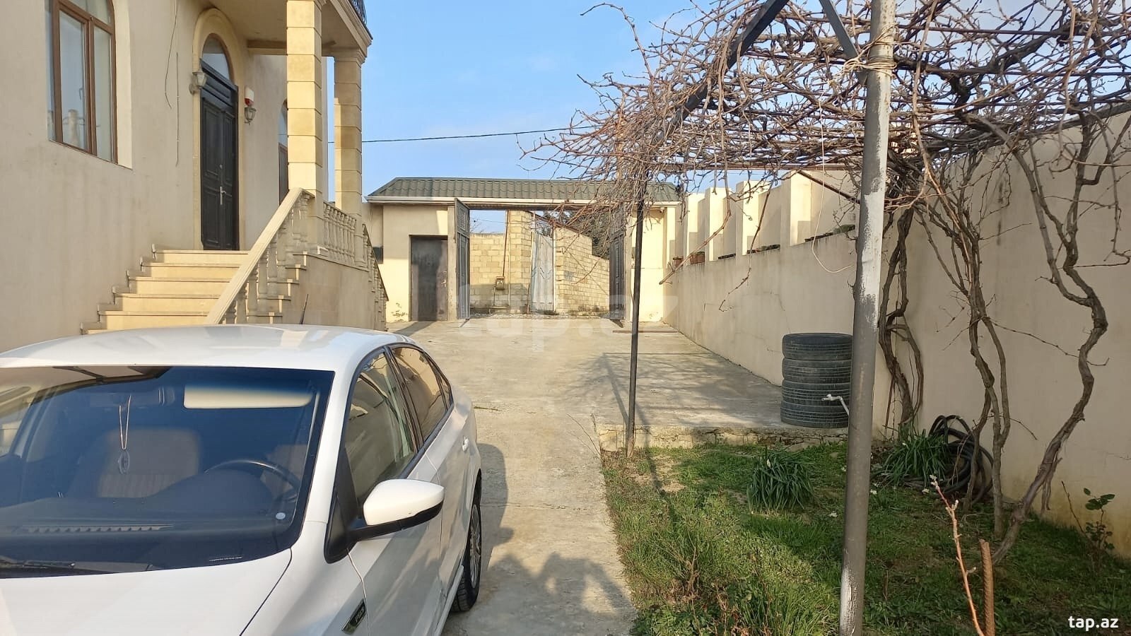 Həyət evi, Novxanı qəs. (5)
