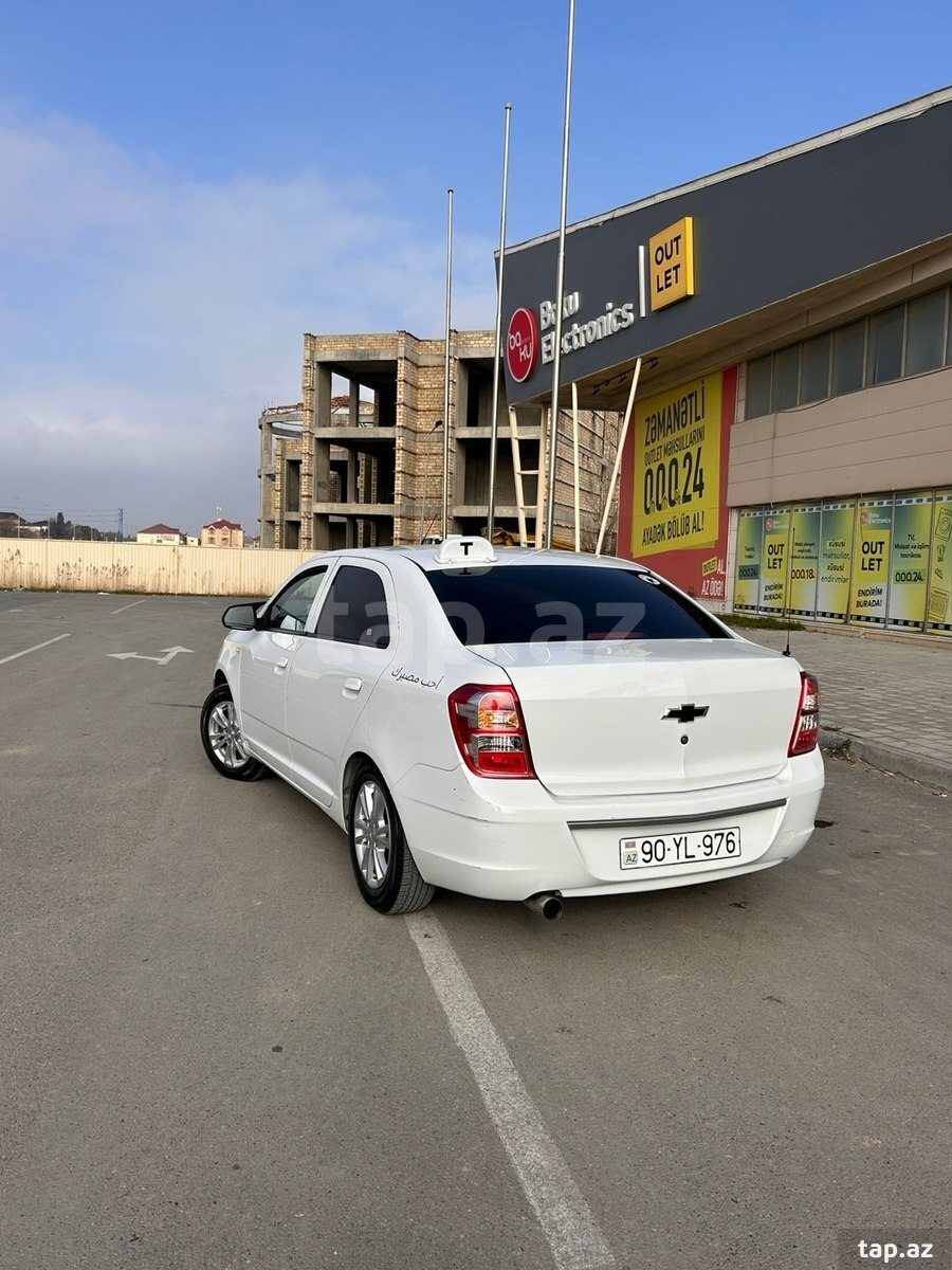 Chevrolet Cobalt, 2024 il (4)
