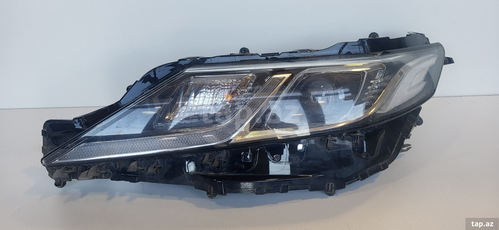 Toyota Camry fara və buferi