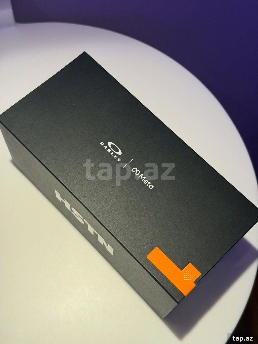 Oakley HSTN