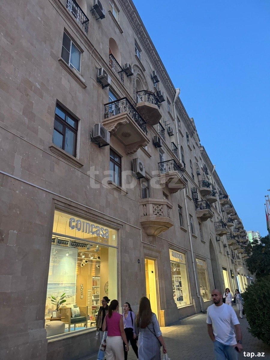 2-otaqlı mənzil kirayə verilir, Nizami küç., 62 m²