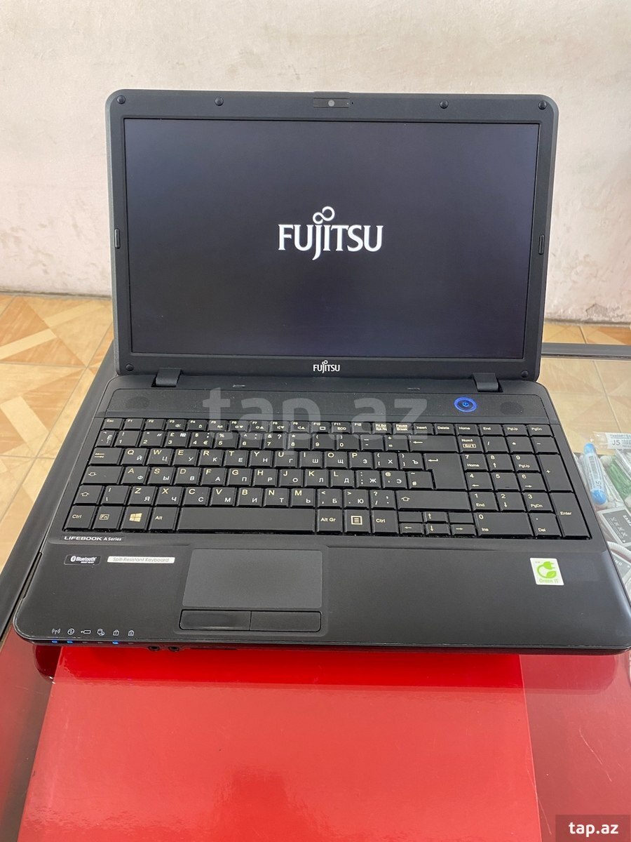 Noutbuk Fujitsu-Siemens (3)