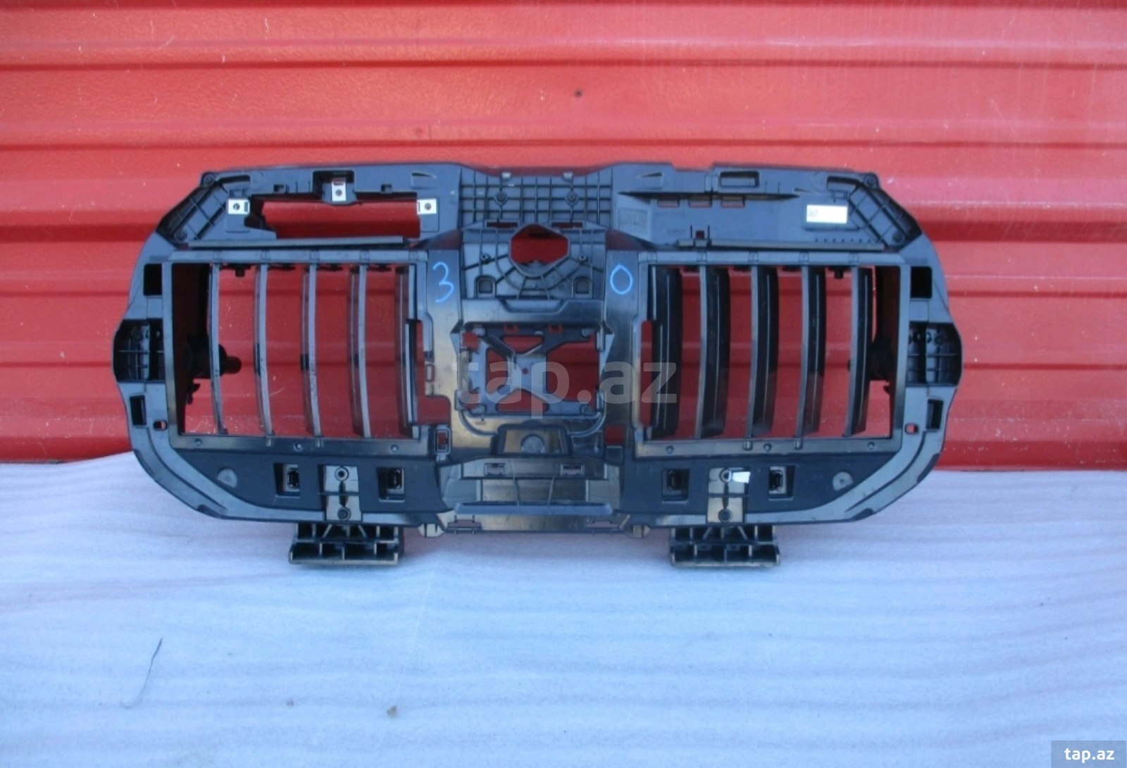 BMW radiator barmaqlığı