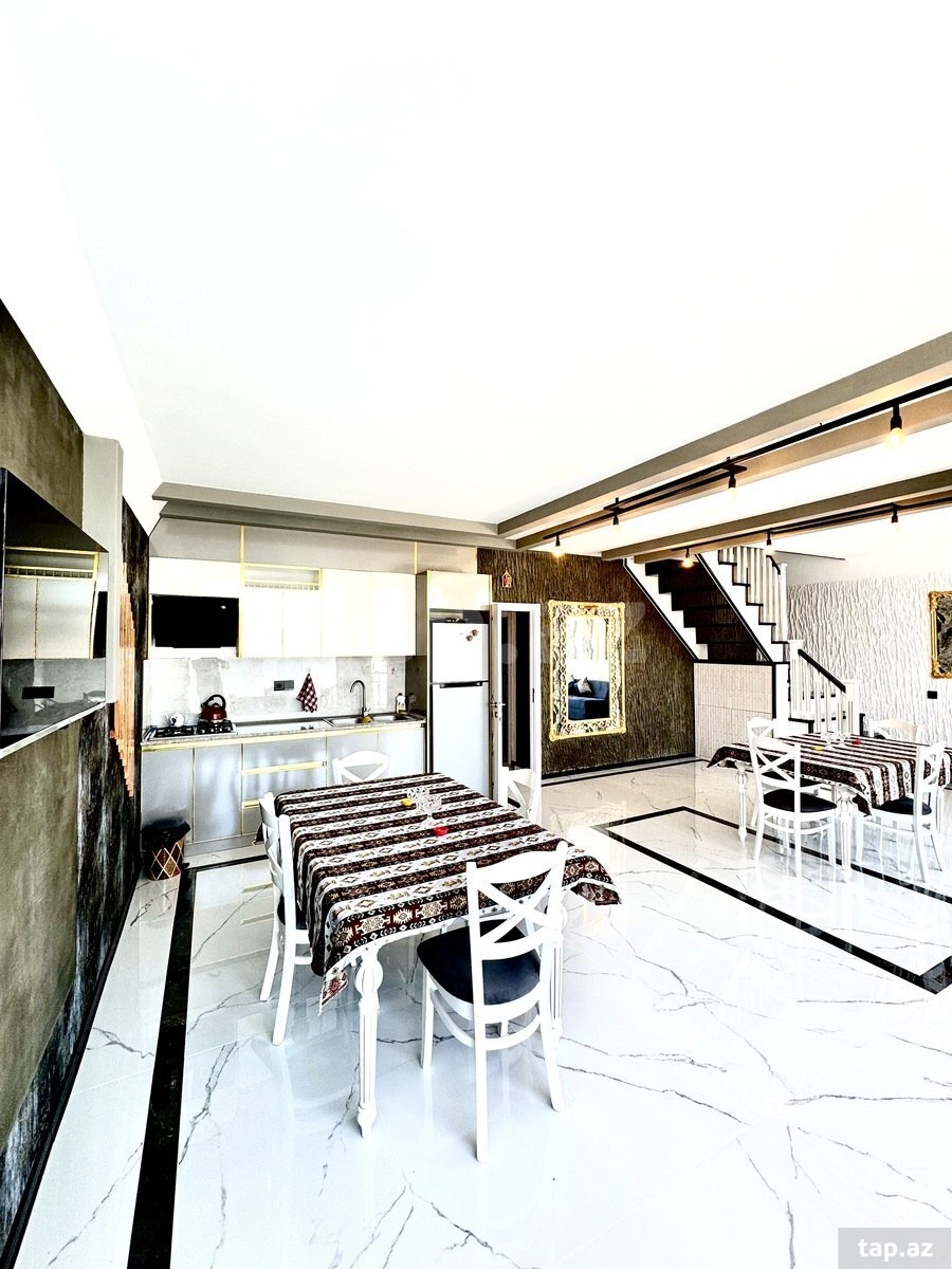 Villa, Qəbələ r.