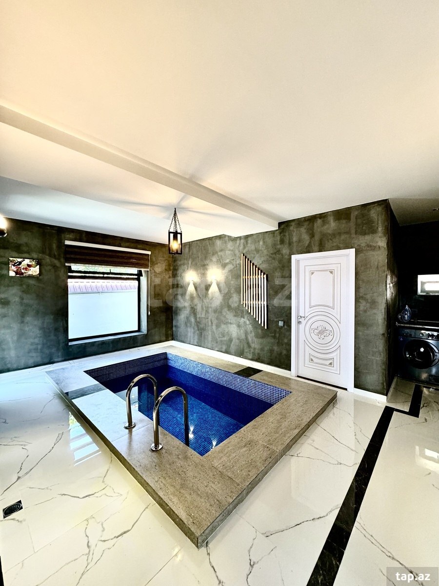 Villa, Qəbələ r.